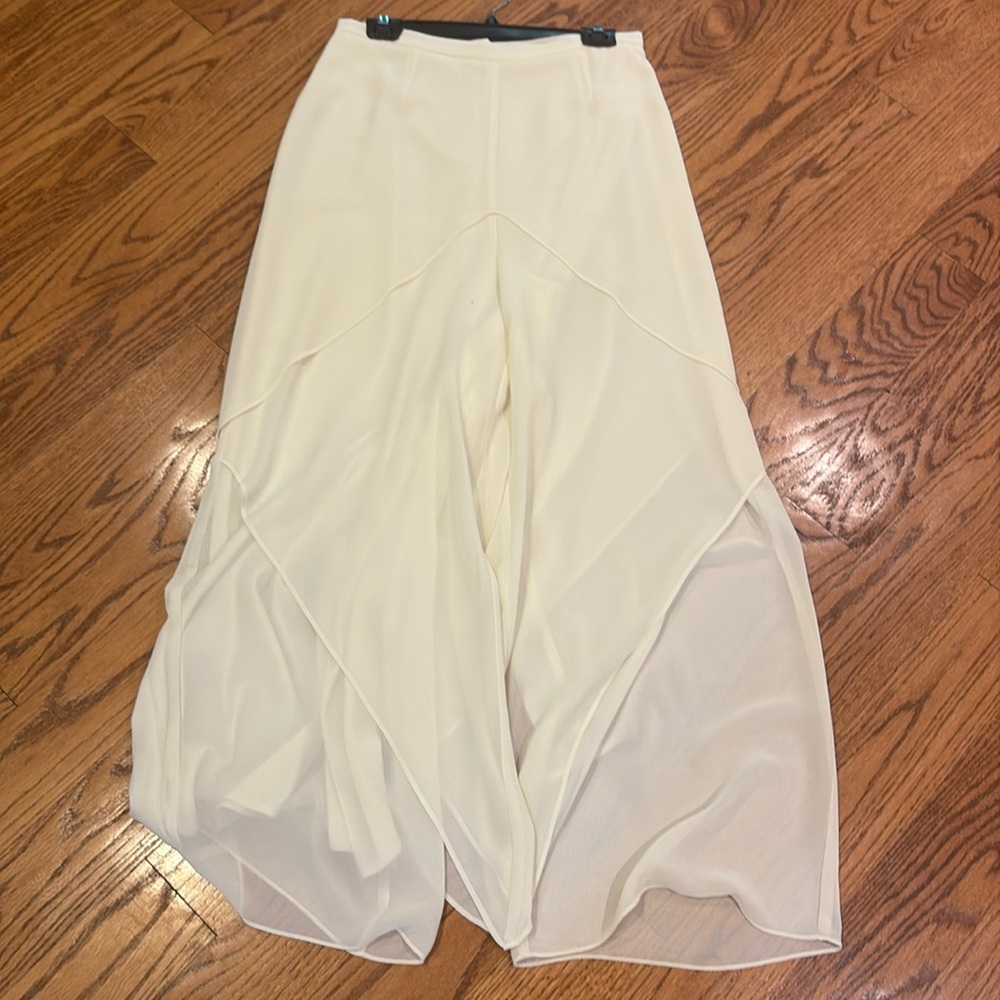 Patra Woman’s Cream Flowy Pants Size 12